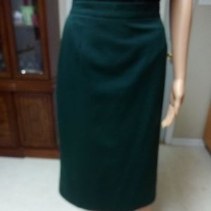 Pretty Hunter Green skirt